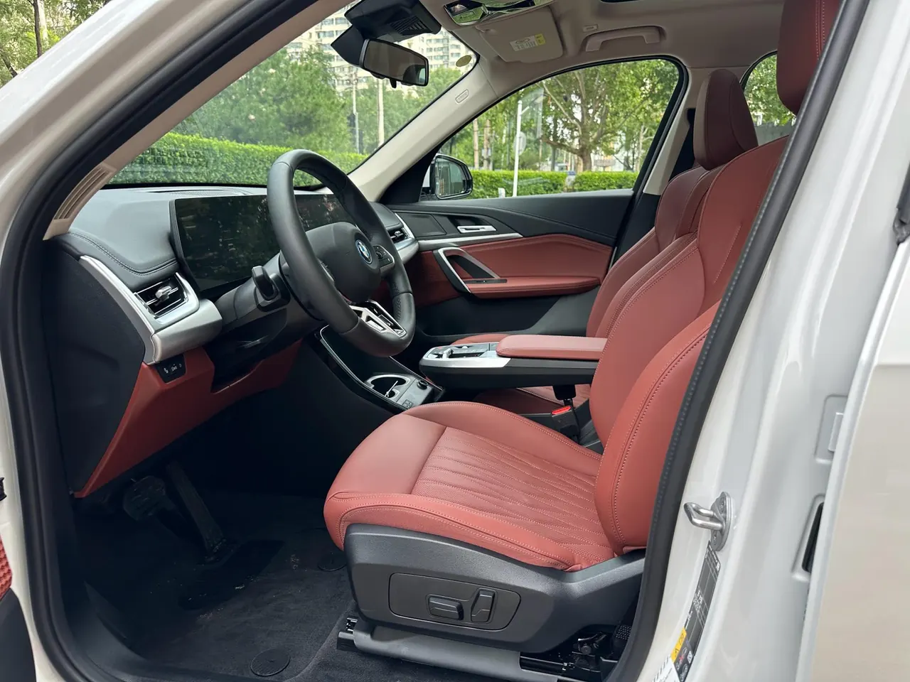 BMW 2026 iX1 eDrive25L eDrive25L m sports suit automatic gear 16