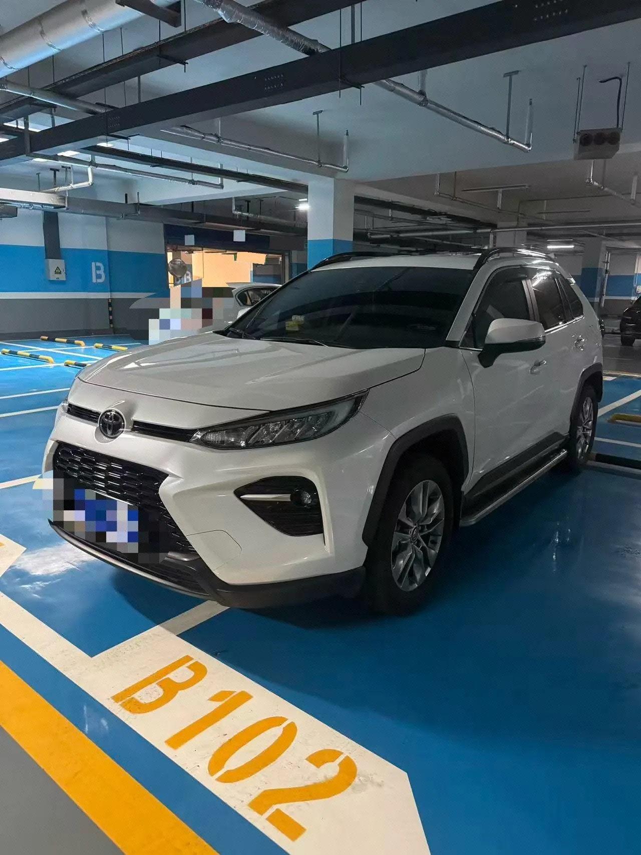 Open image lightbox: Toyota 2024 Wilanda 2.0 Stepless Two-Drive Leading Edition Automatic Gear