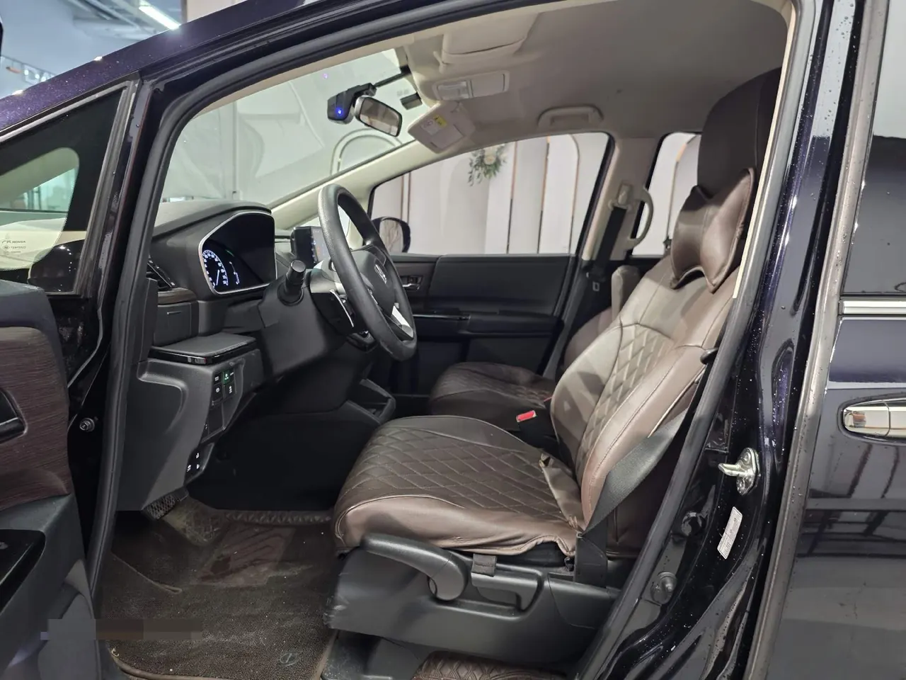 Honda 2022 Odyssey Hybrid 2.0 Stepless Sharp and Pleasant Edition Automatic Gear 4