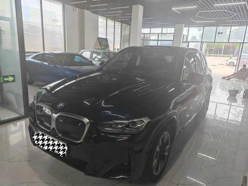 Open image lightbox: BMW 2024 iX3 leading automatic