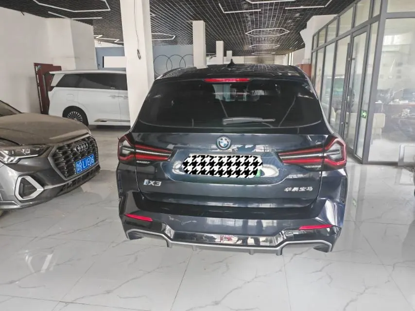 BMW 2024 iX3 leading automatic 4