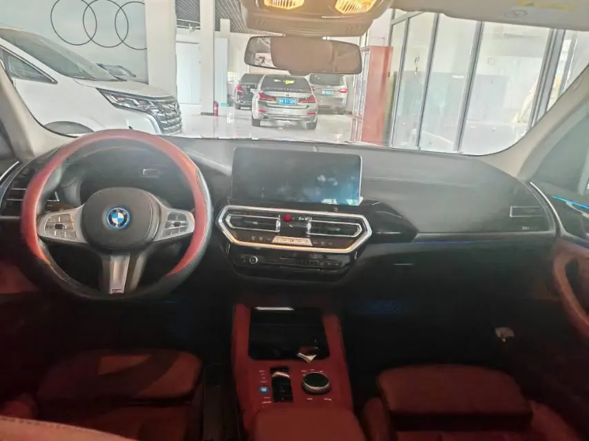 BMW 2024 iX3 leading automatic 7