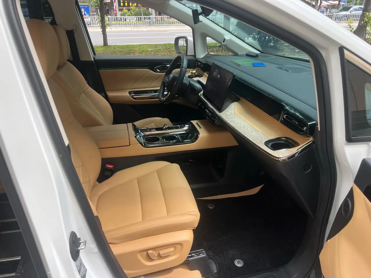 GAC Trumpchi 2024 E8 2.0 150km MAX Automatic Transmission 6