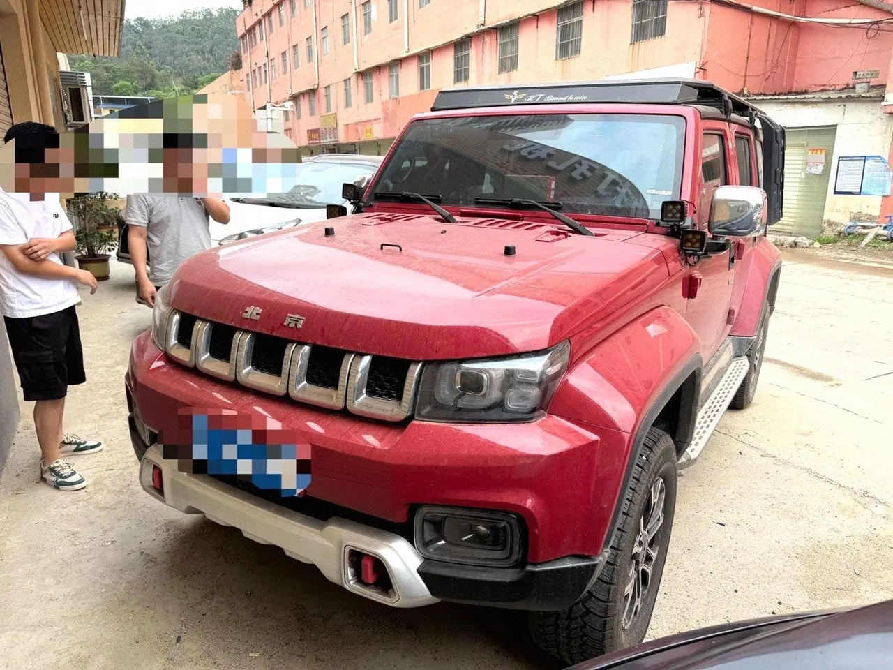 打开图片灯箱:Beijing 2024 BJ40 2.0T Urban Hunter Honor Edition Automatic Transmission