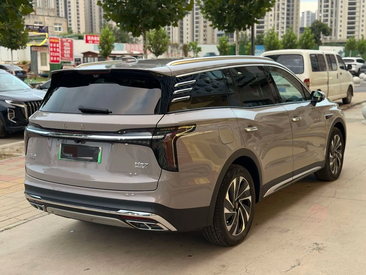 HongQi 2024 HS7 PHEV 2.0T 4-wheel drive flag collar version 6-seat automatic gear 2
