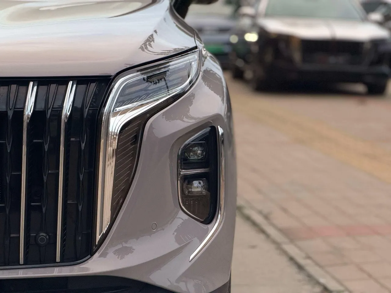 HongQi 2024 HS7 PHEV 2.0T 4-wheel drive flag collar version 6-seat automatic gear 6