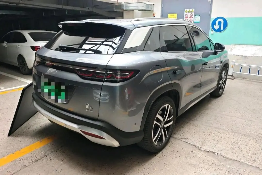 BYD 2025 Song L DM-i 1.5 Stepless Smart Driving Edition 112km Exceed Automatic Gear 3