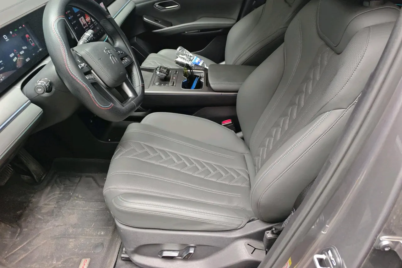 BYD 2025 Song L DM-i 1.5 Stepless Smart Driving Edition 112km Exceed Automatic Gear 4