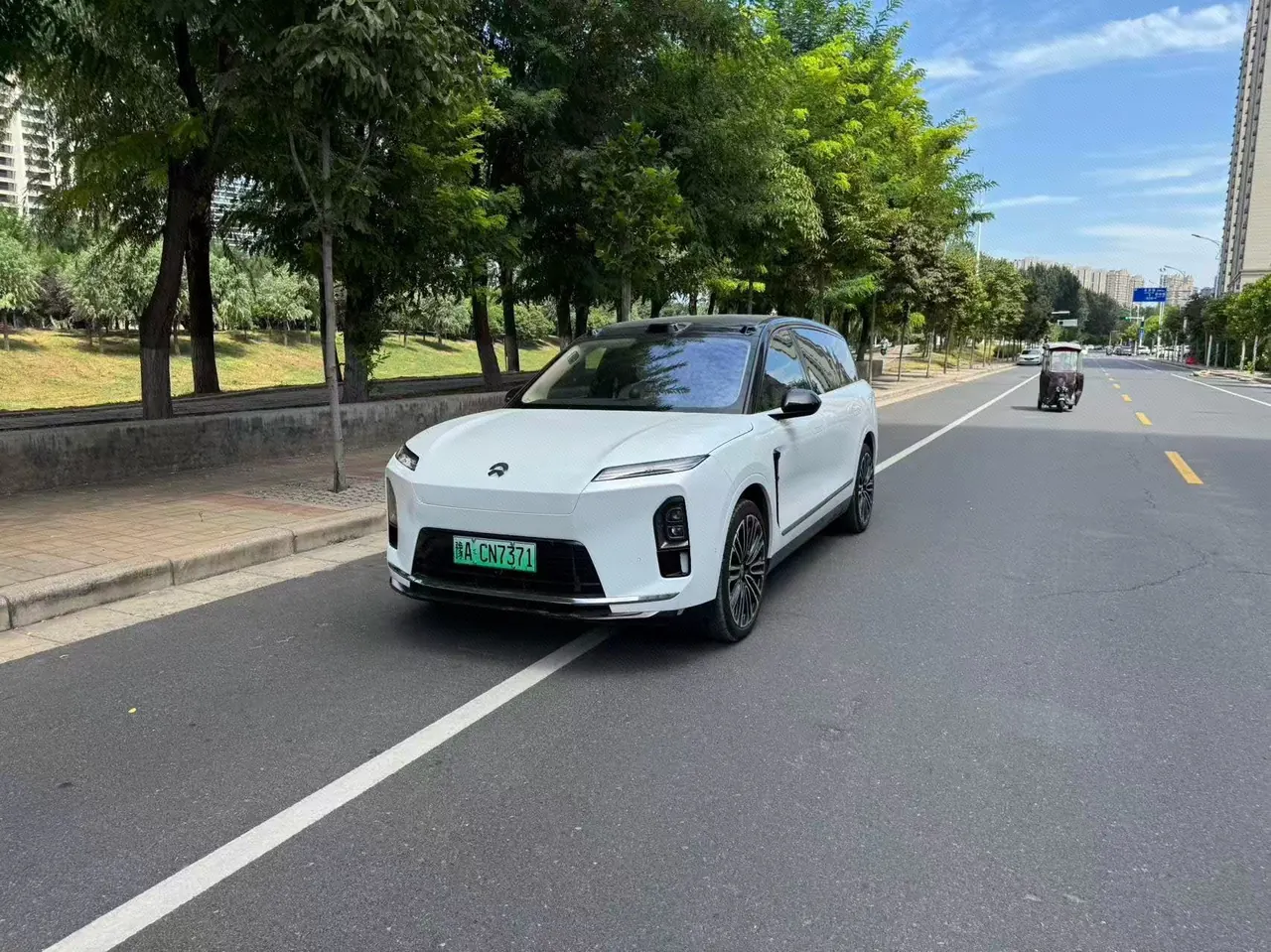 打开图片灯箱:NIO 2026 ES8 6‑Seater Executive Signature Edition Automatic Transmission