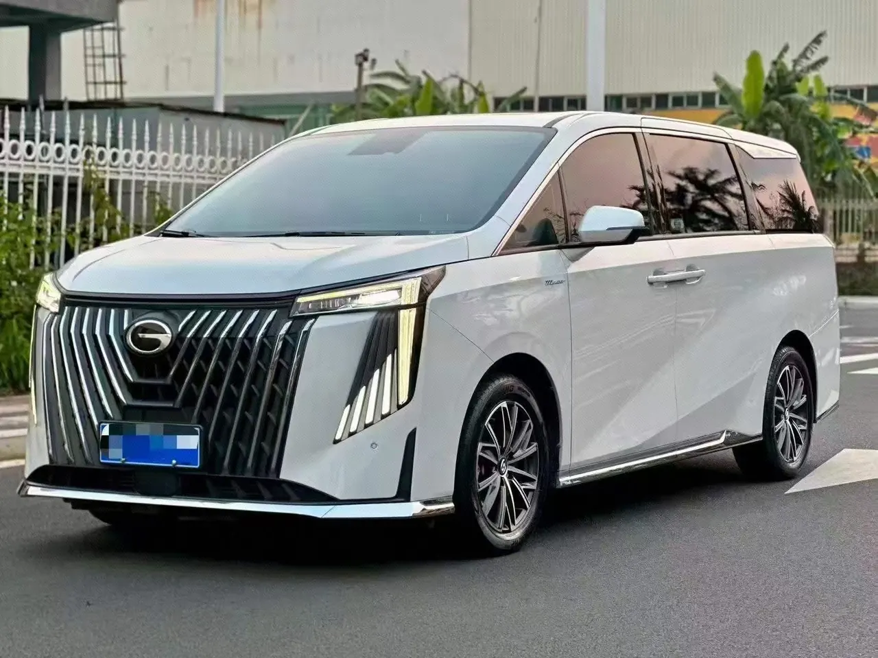 打开图片灯箱:GAC Trumpchi 2024 M8 2.0T 400T Grandmaster Series Supreme‑Grade Automatic