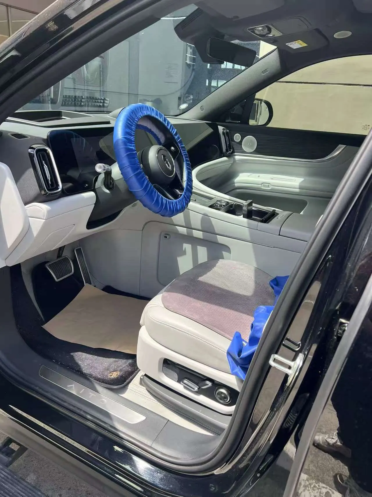 AITO 2024 AITO M9 extended range Ultra 52kWh automatic gear 3