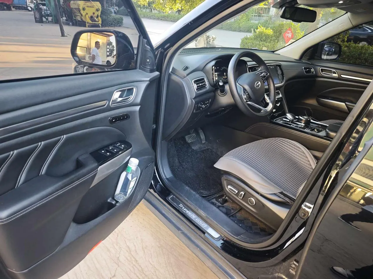Chuanqi 2020 GS8 2.0T 390T Two-Drive Deluxe Zhilian Commemorative Edition Seven-seat Automatic Gear 15