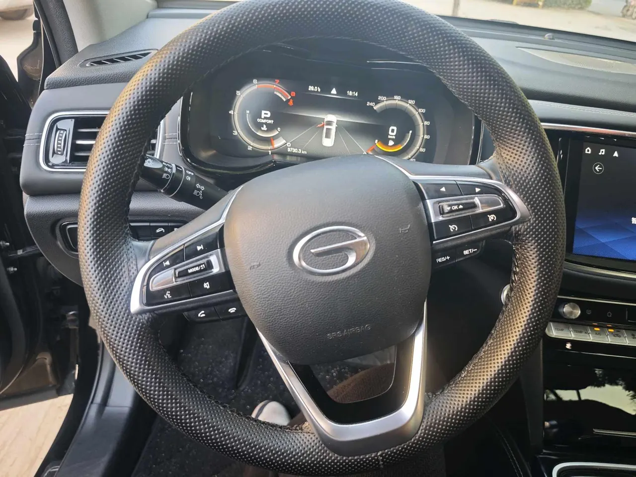 Chuanqi 2020 GS8 2.0T 390T Two-Drive Deluxe Zhilian Commemorative Edition Seven-seat Automatic Gear 3