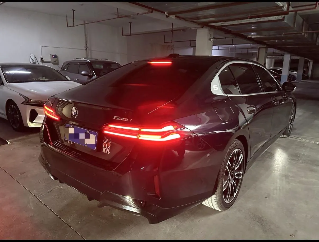 BMW 5 Series 2024 model 530Li 48V 2.0T Leading Edition M Sport Package Automatic 4