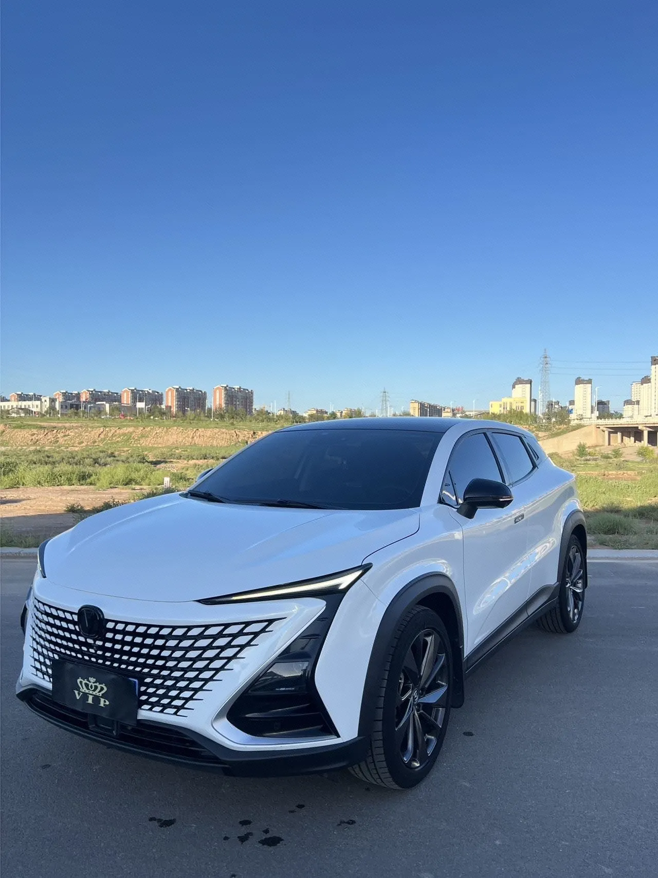 Open image lightbox: ChangAn 2020 UNI-T 1.5T honorable automatic gear
