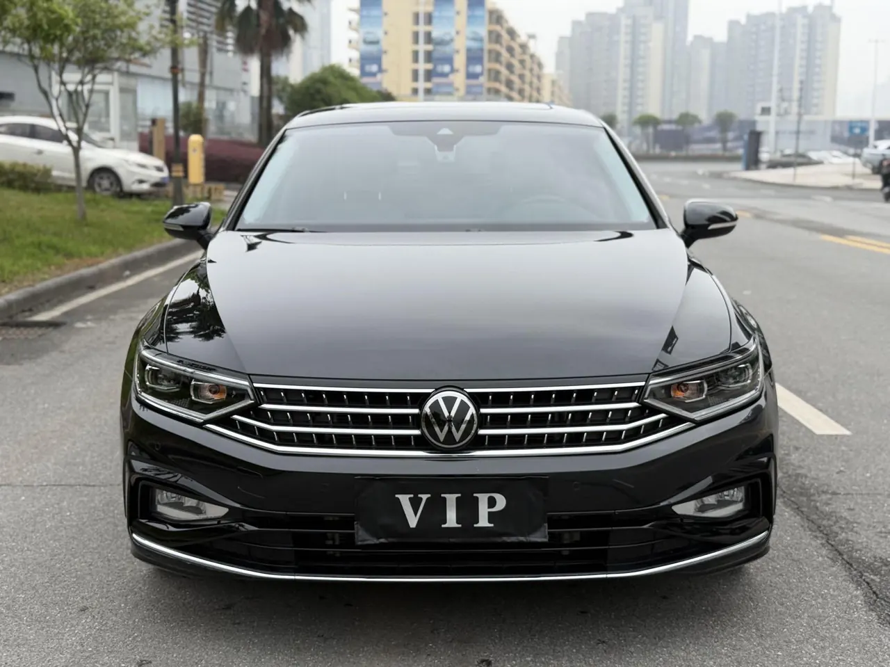 Volkswagen 2023 Magotan 2.0TSI 330TSI 2 million Commemorative Luxury Automatic Gear 2