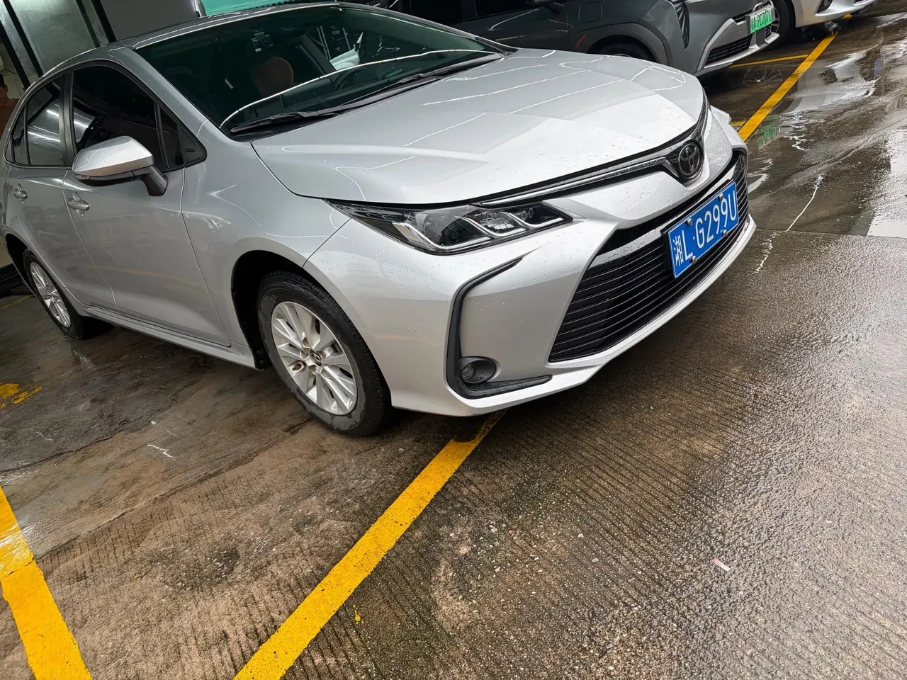 Toyota 2021 corolla 1.2T stepless elite version of automatic gear 2