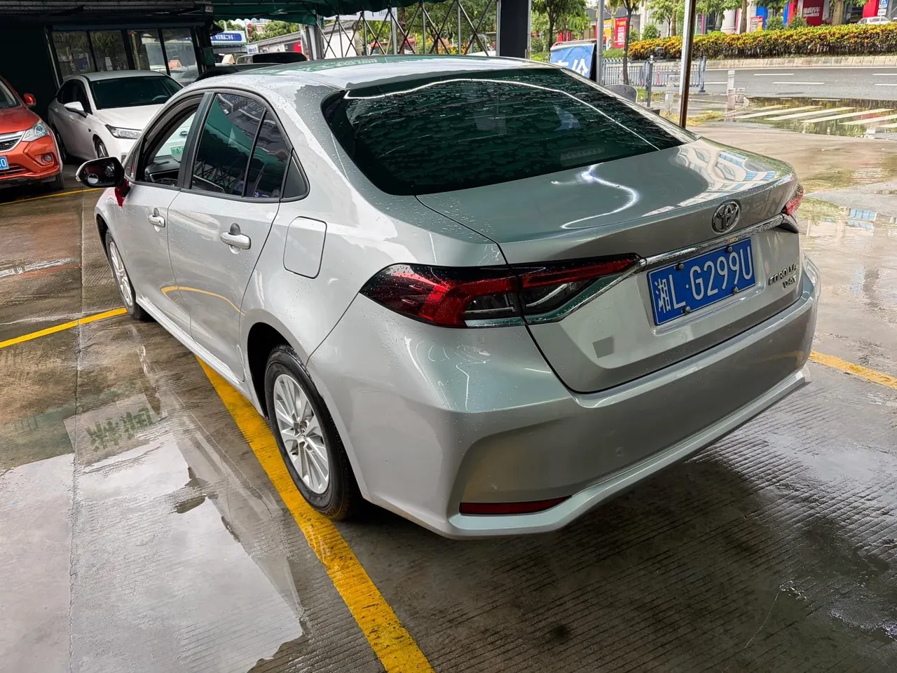 Toyota 2021 corolla 1.2T stepless elite version of automatic gear 3
