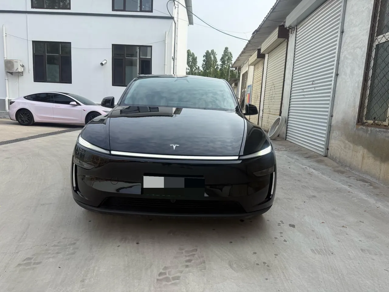 Tesla 2025 Model Y Rear Wheel Drive First Edition Automatic Transmission 2