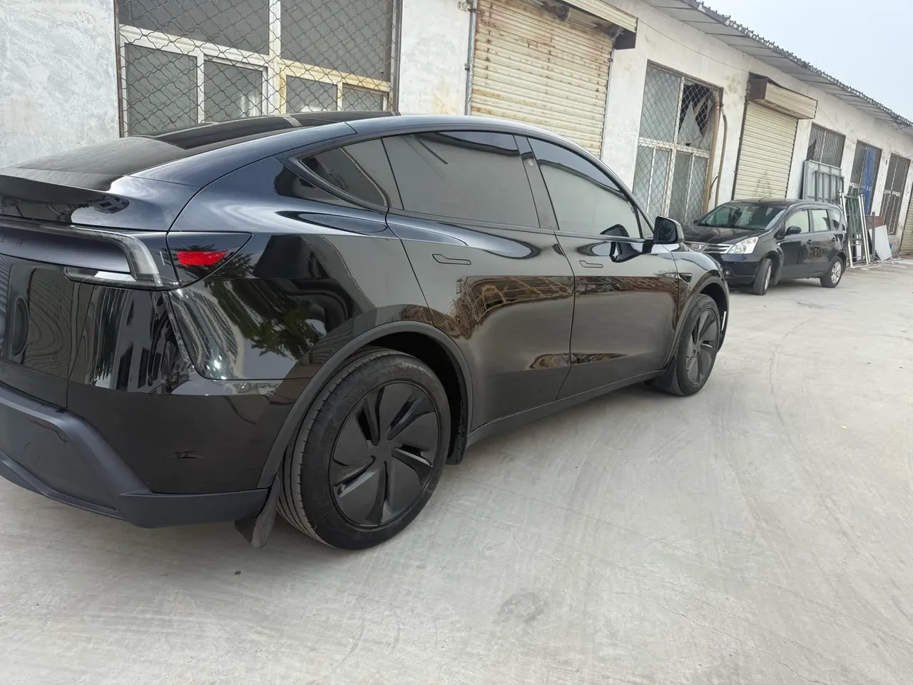 Tesla 2025 Model Y Rear Wheel Drive First Edition Automatic Transmission 5