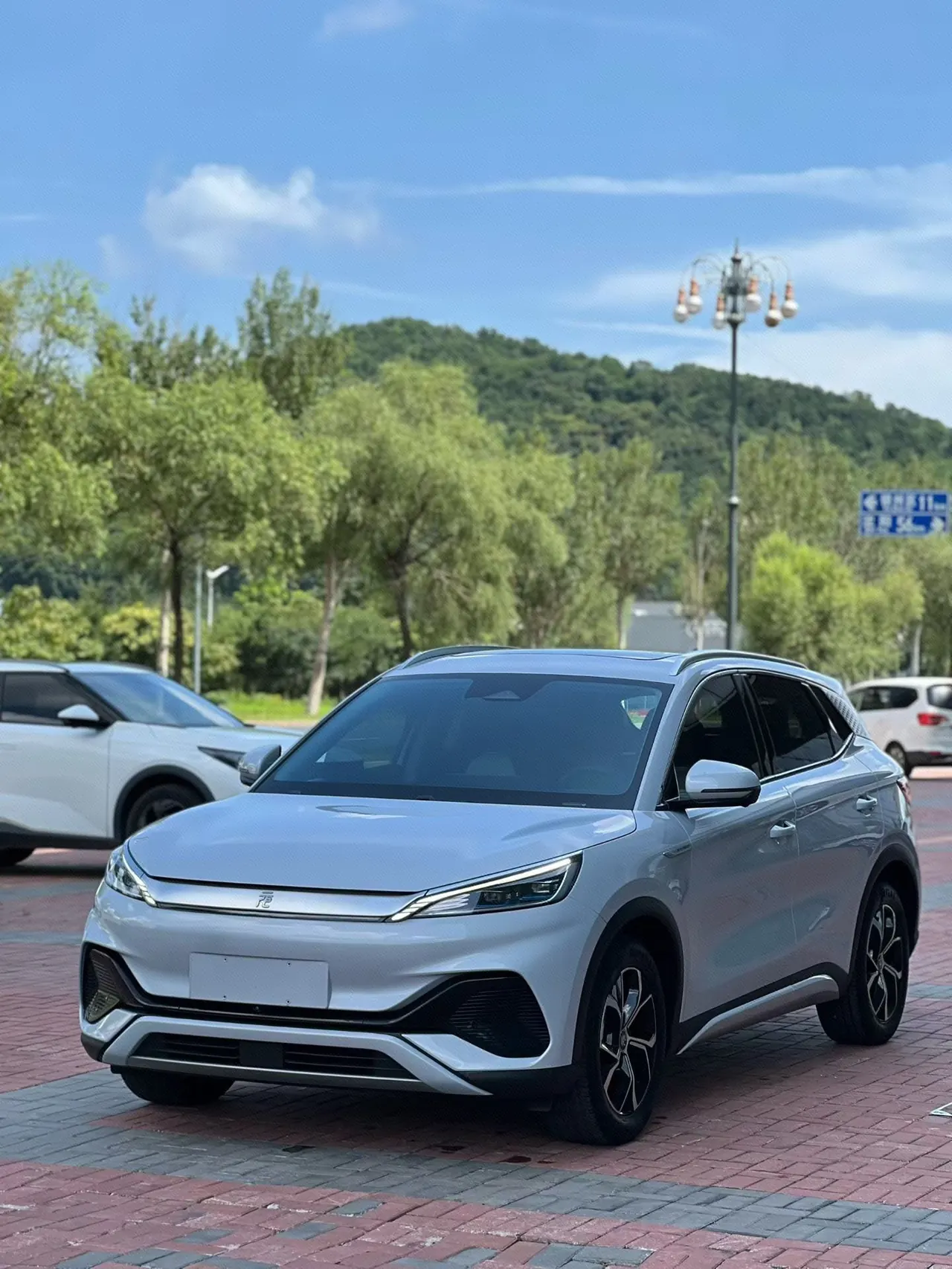 Open image lightbox: BYD yuan PLUS 2022 yuan PLUS 430KM luxury automatic gear