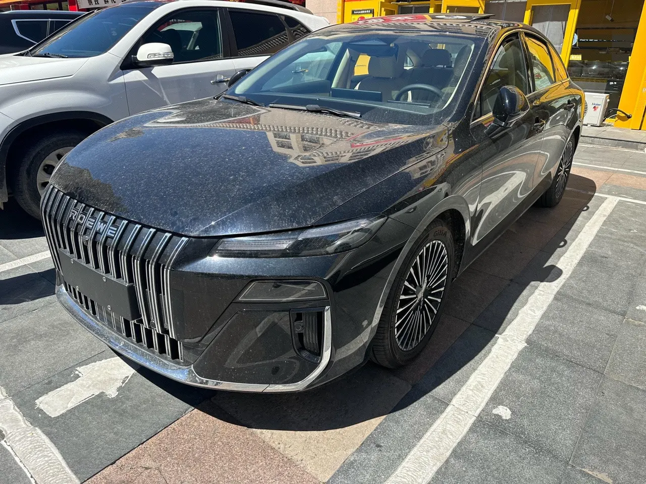 Roewe 2025 M7 DMH 1.5 160km Premium Edition Automatic Gear - View 1