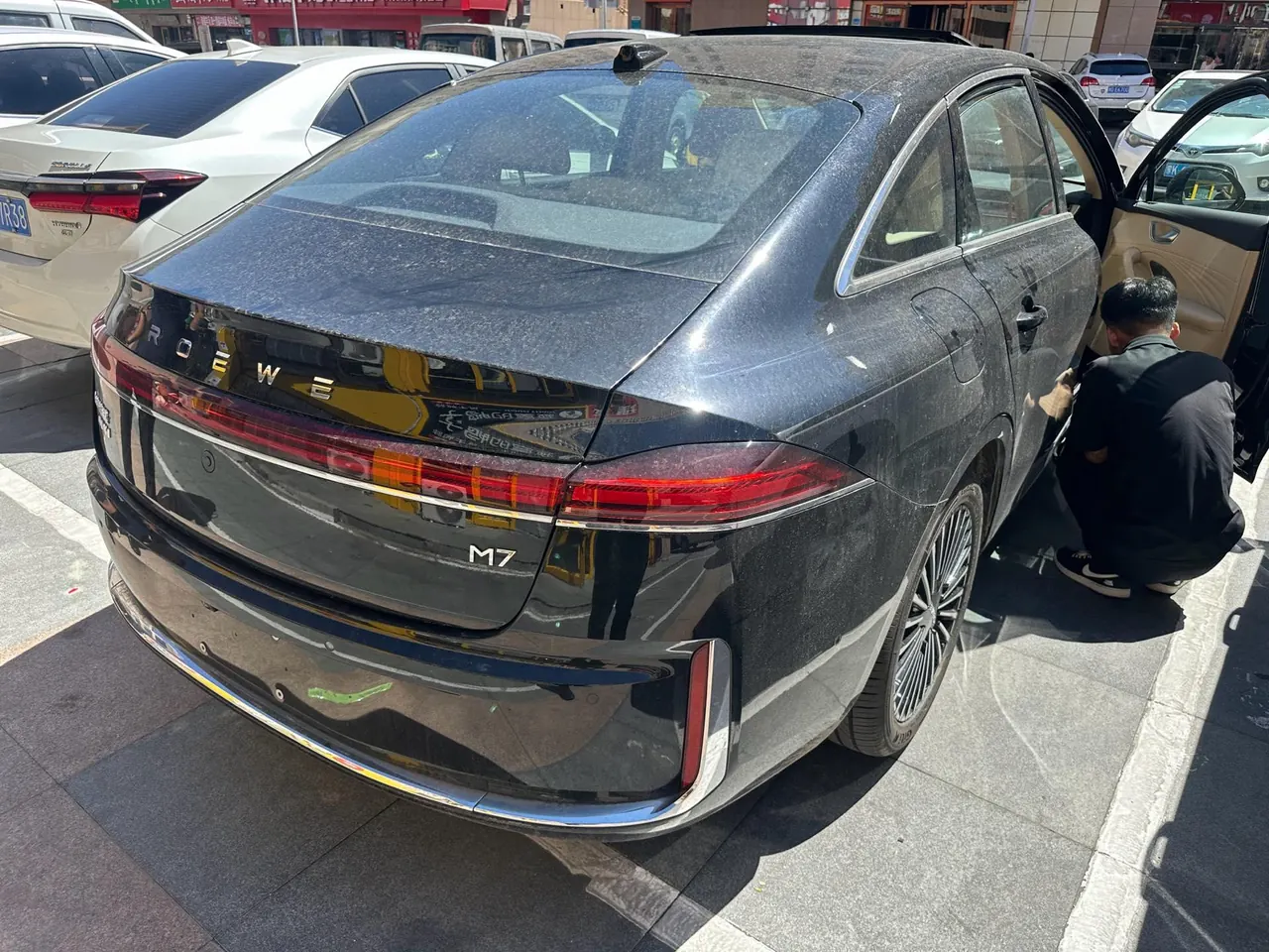 Roewe 2025 M7 DMH 1.5 160km Premium Edition Automatic Gear 9