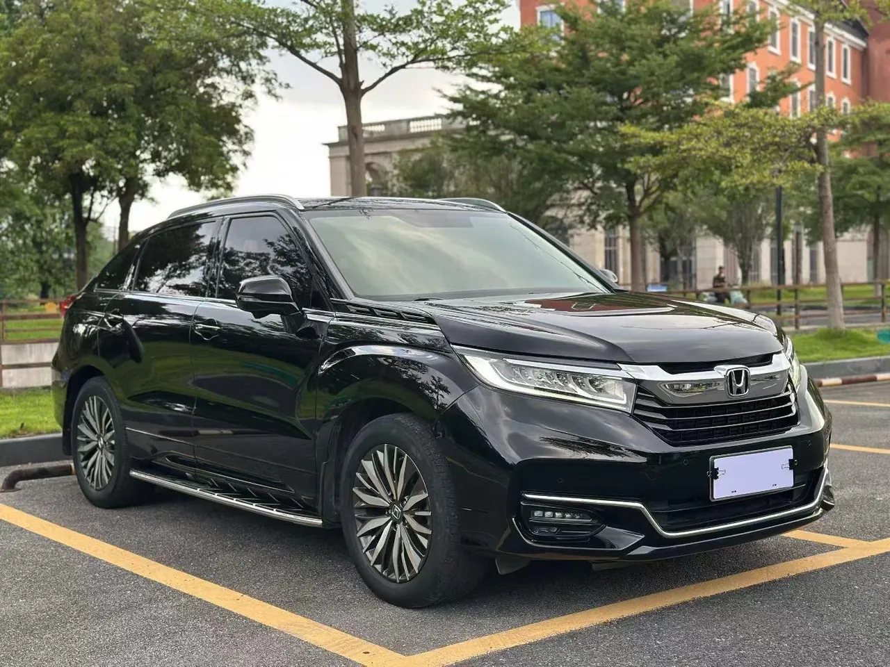 Honda 2020 Crown Road 2.0T 370TURBO Two-Drive Deluxe Automatic Gear 3