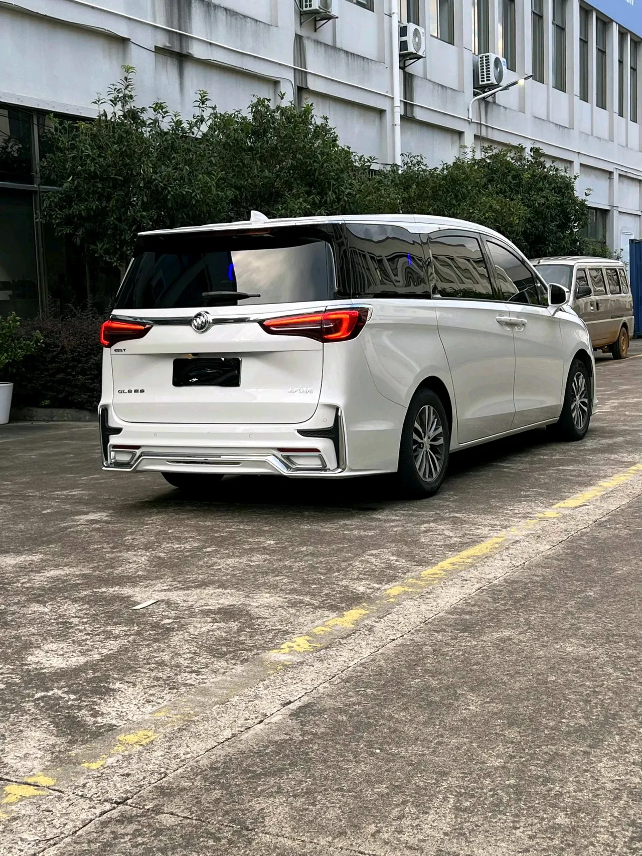 Buick 2020 GL8 ES Lu Zun 2.0T 653T Flagship Automatic Gear 2