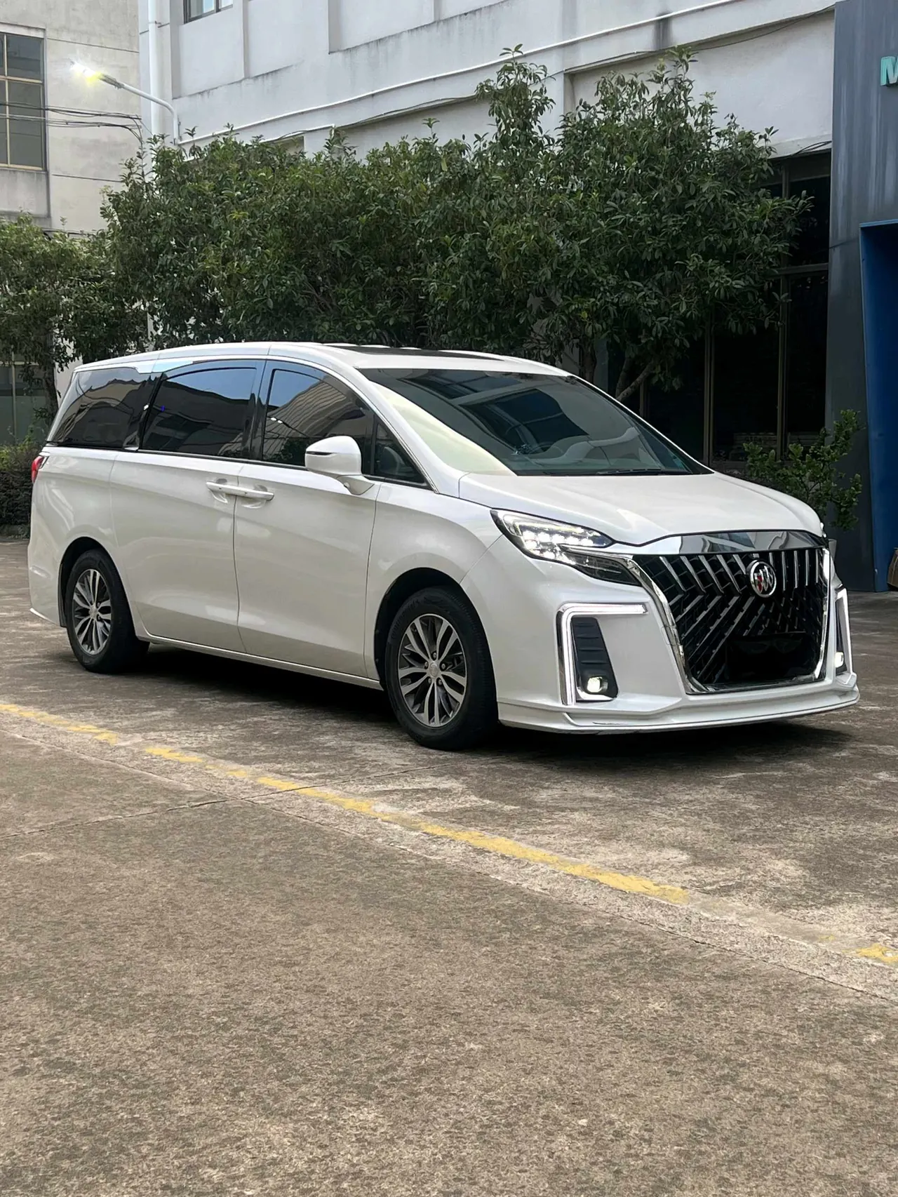Buick 2020 GL8 ES Lu Zun 2.0T 653T Flagship Automatic Gear 4