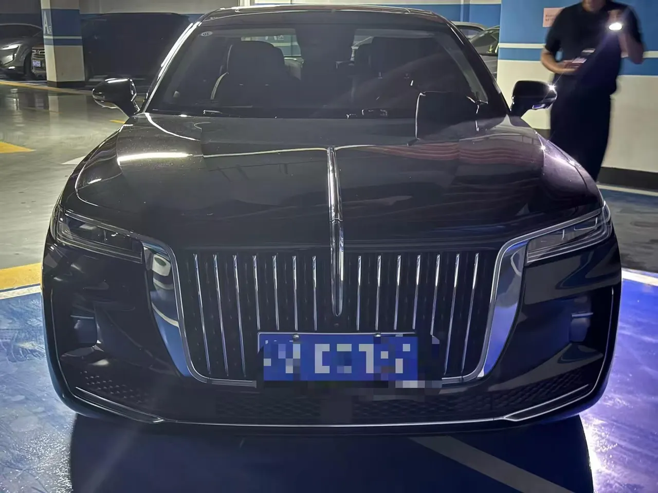 HongQi 2020 H9 3.0T Zhilian Qi Chang Edition Automatic Gear 2