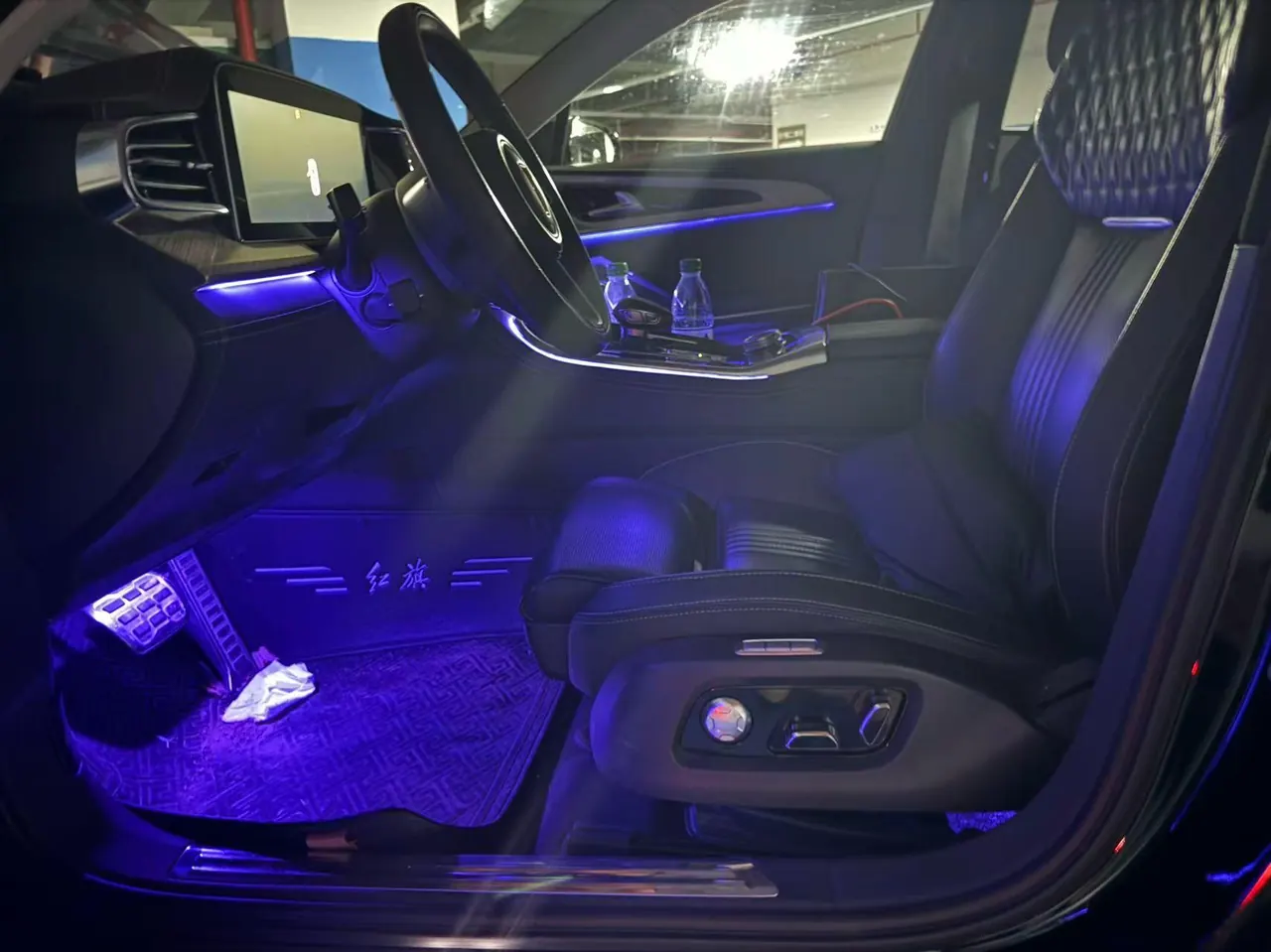 HongQi 2020 H9 3.0T Zhilian Qi Chang Edition Automatic Gear 4