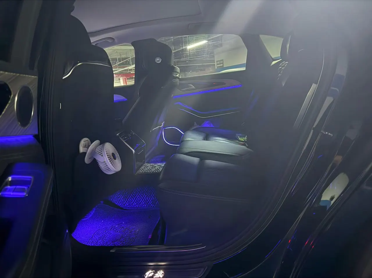 HongQi 2020 H9 3.0T Zhilian Qi Chang Edition Automatic Gear 5