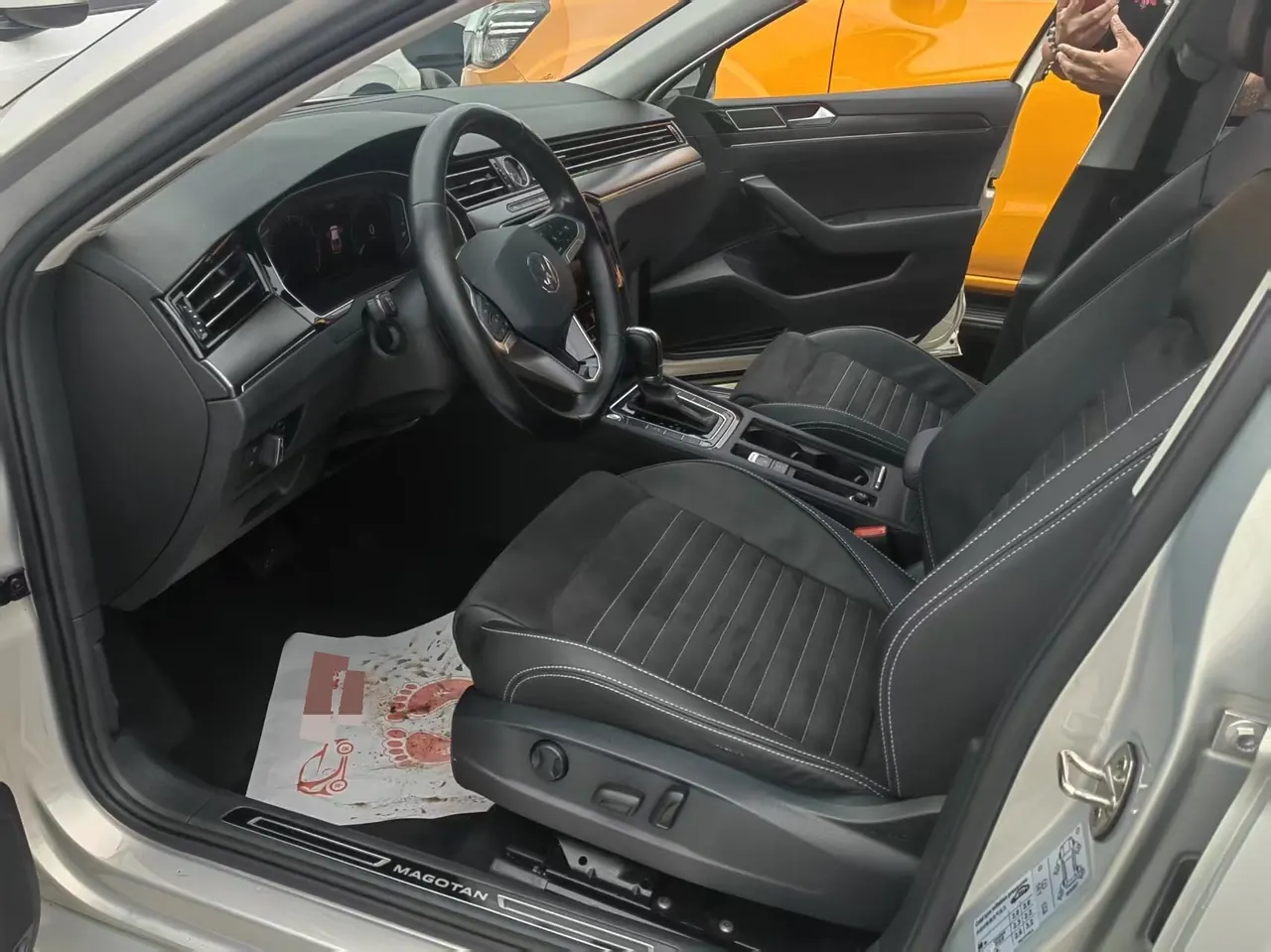 Volkswagen 2020 Magotan 2.0TSI 330TSI luxury automatic transmission 4