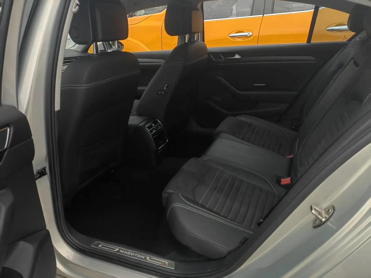 Volkswagen 2020 Magotan 2.0TSI 330TSI luxury automatic transmission 7