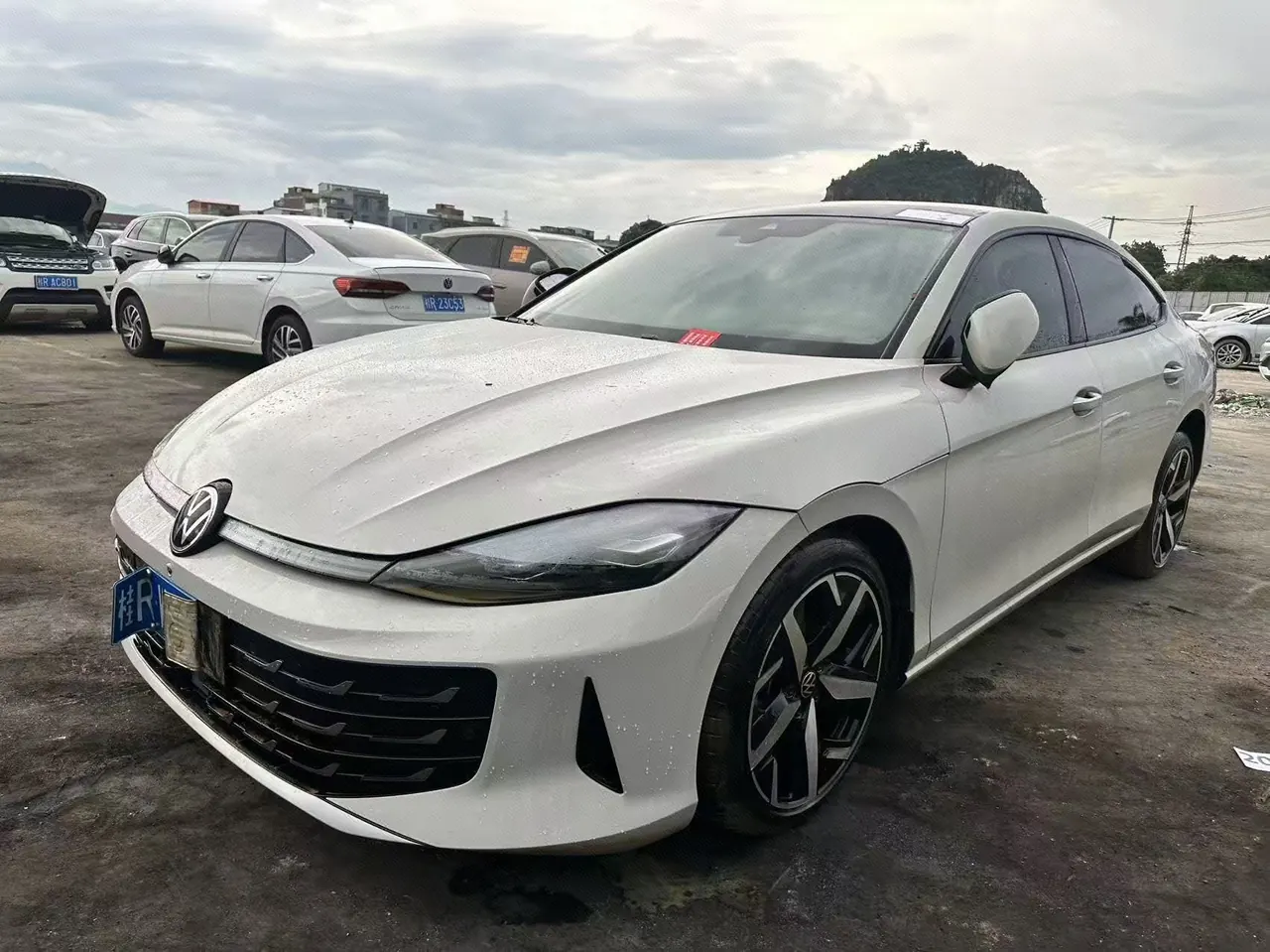 打开图片灯箱:Volkswagen 2025 Sagittarius 1.5TSI 300TSI Exceed Edition (Change 3) Automatic Gear