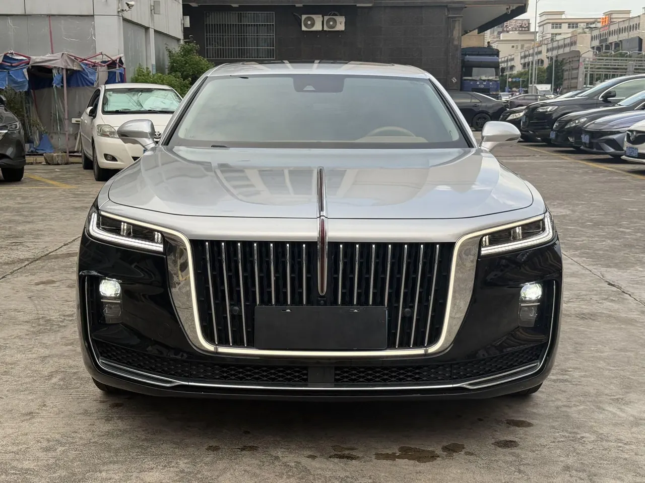 HongQi 2020 H9 48V 2.0T Zhilian Flag Edition Automatic Gear 2