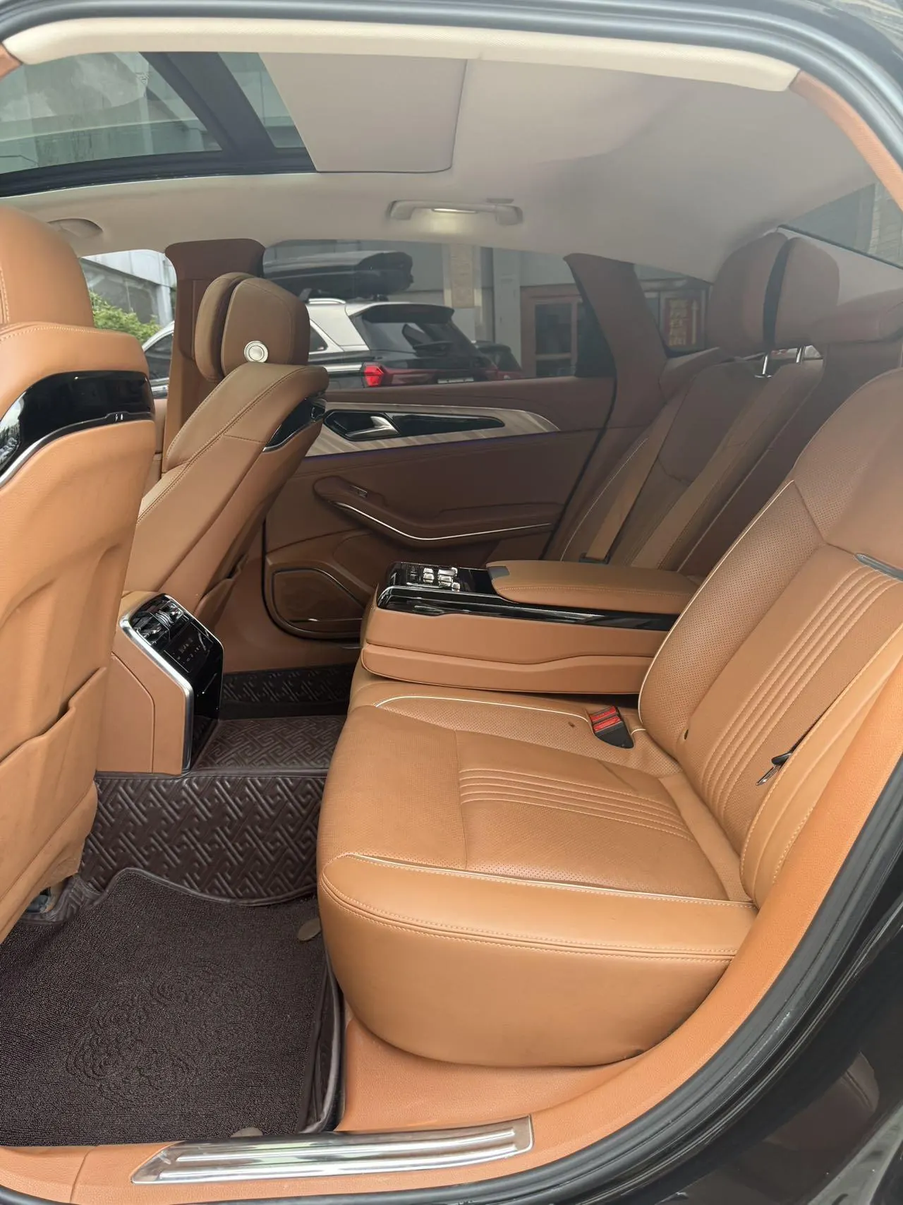 HongQi 2020 H9 48V 2.0T Zhilian Flag Edition Automatic Gear 5