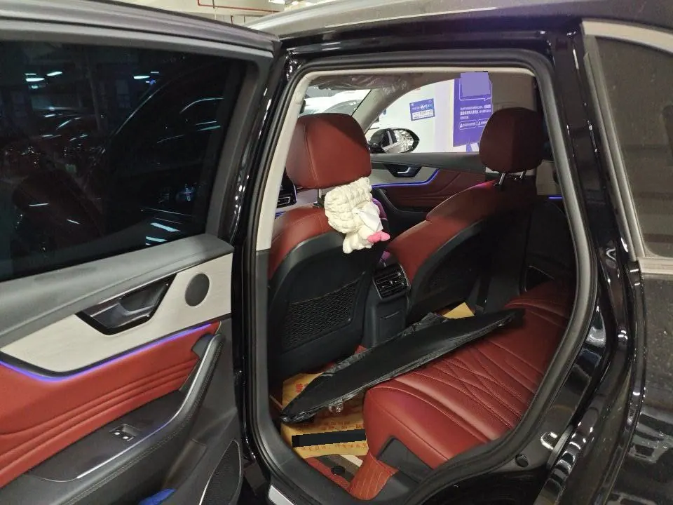 HongQi 2026 HS5 2.0T Two-Drive Flag Enjoy Pro Edition Automatic Gear 4