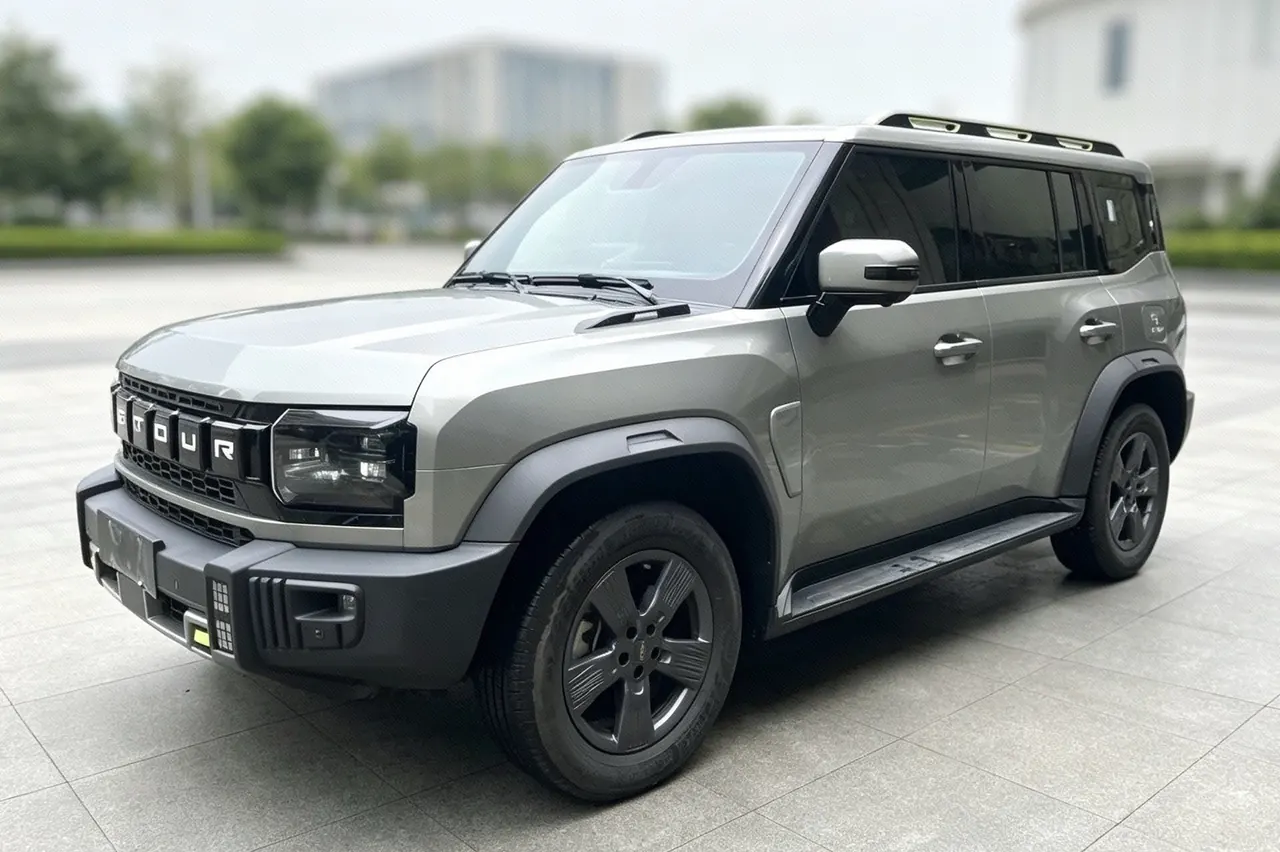 Open image lightbox: Jetour 2023 Travelers 1.5T Two-Drive Discovery PRO Automatic Gear
