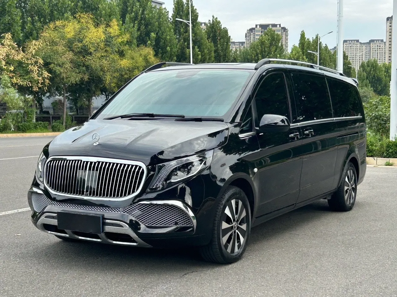 Open image lightbox: Mercedes Benz 2023 Vito 2.0T Business Edition 7-seat Automatic Gear