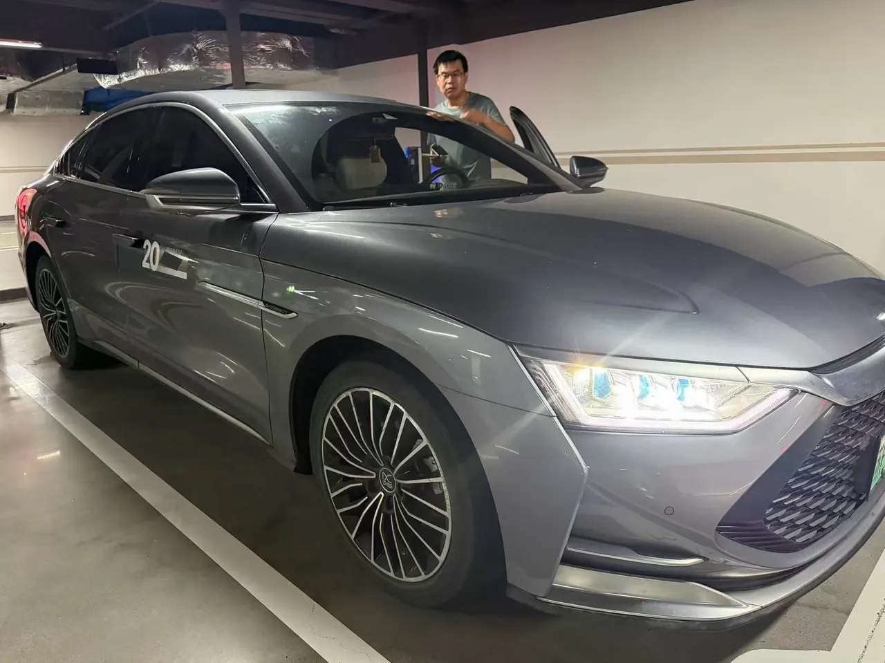 BYD 2020 Han DM 2.0T four-wheel drive performance version luxury automatic gear 6