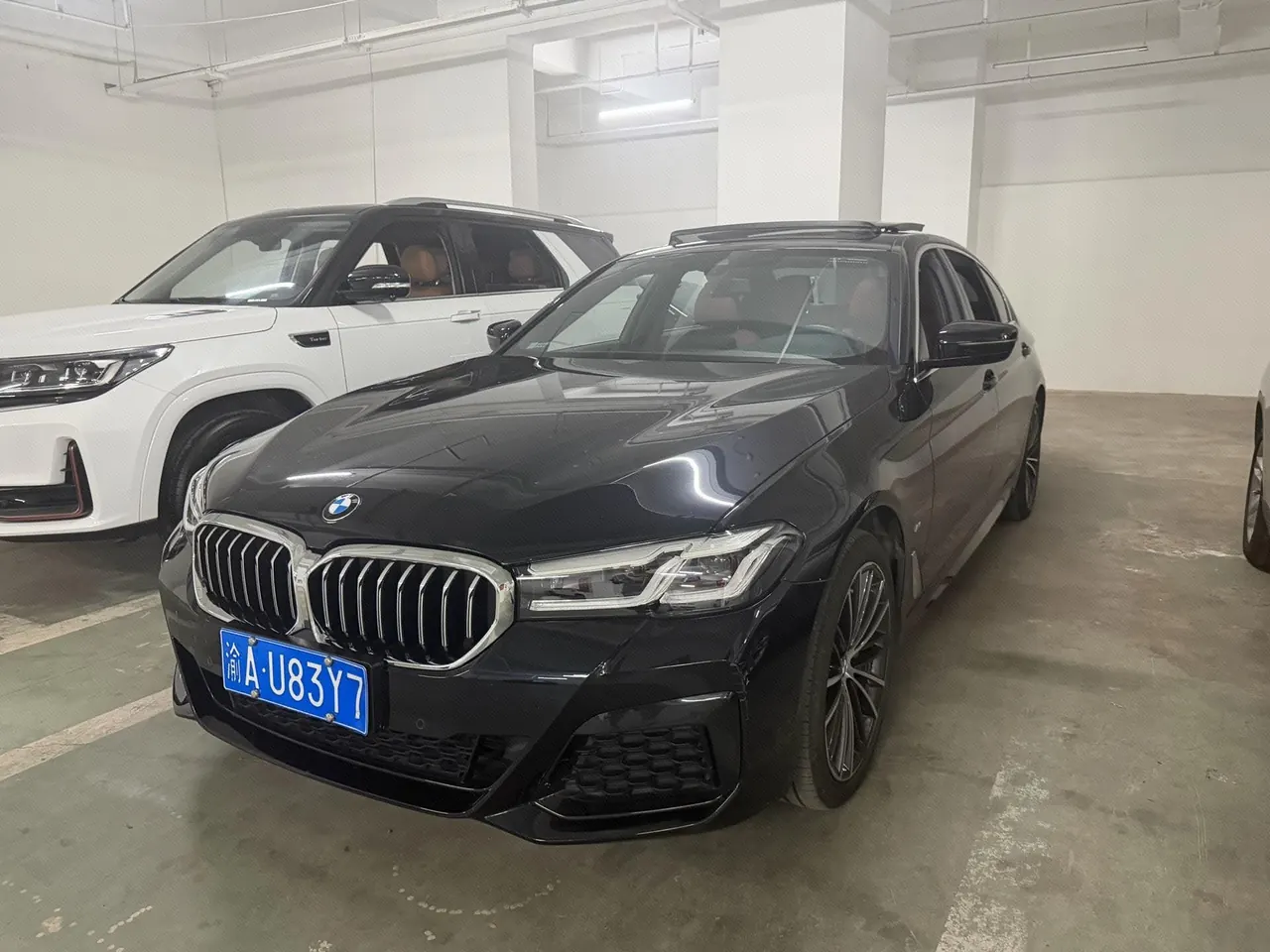 打开图片灯箱:BMW 5 Series 2023 530Li 2.0T Leading M Sports Suit (Modified) Automatic Gear