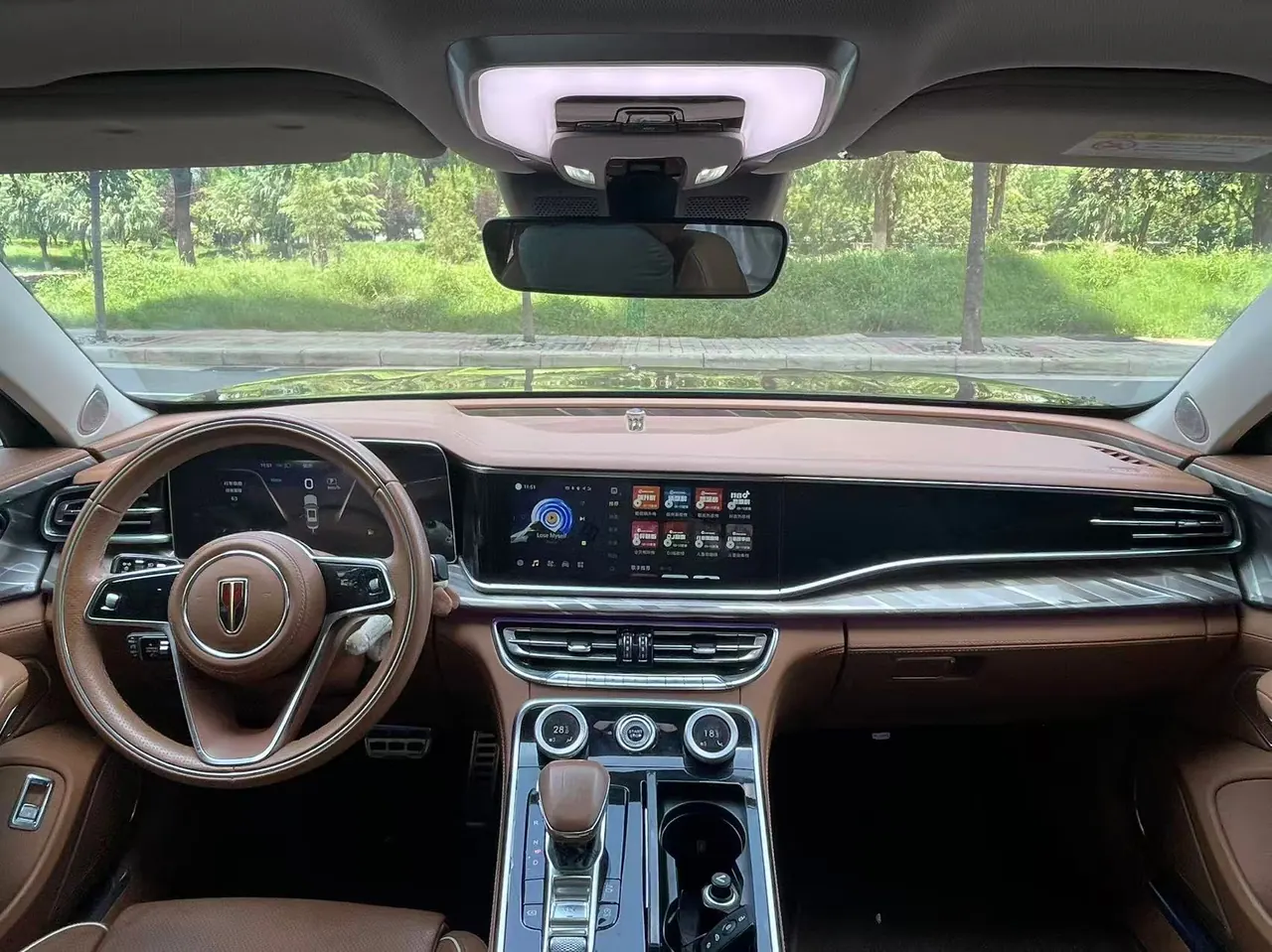 HongQi 2020 H9 48V 2.0T Zhilian Flag Edition Automatic Gear 4
