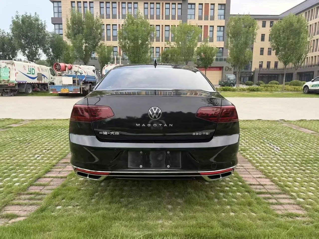 Volkswagen 2023 Magotan 2.0TSI 330TSI 2 million Commemorative Luxury Automatic Gear 4