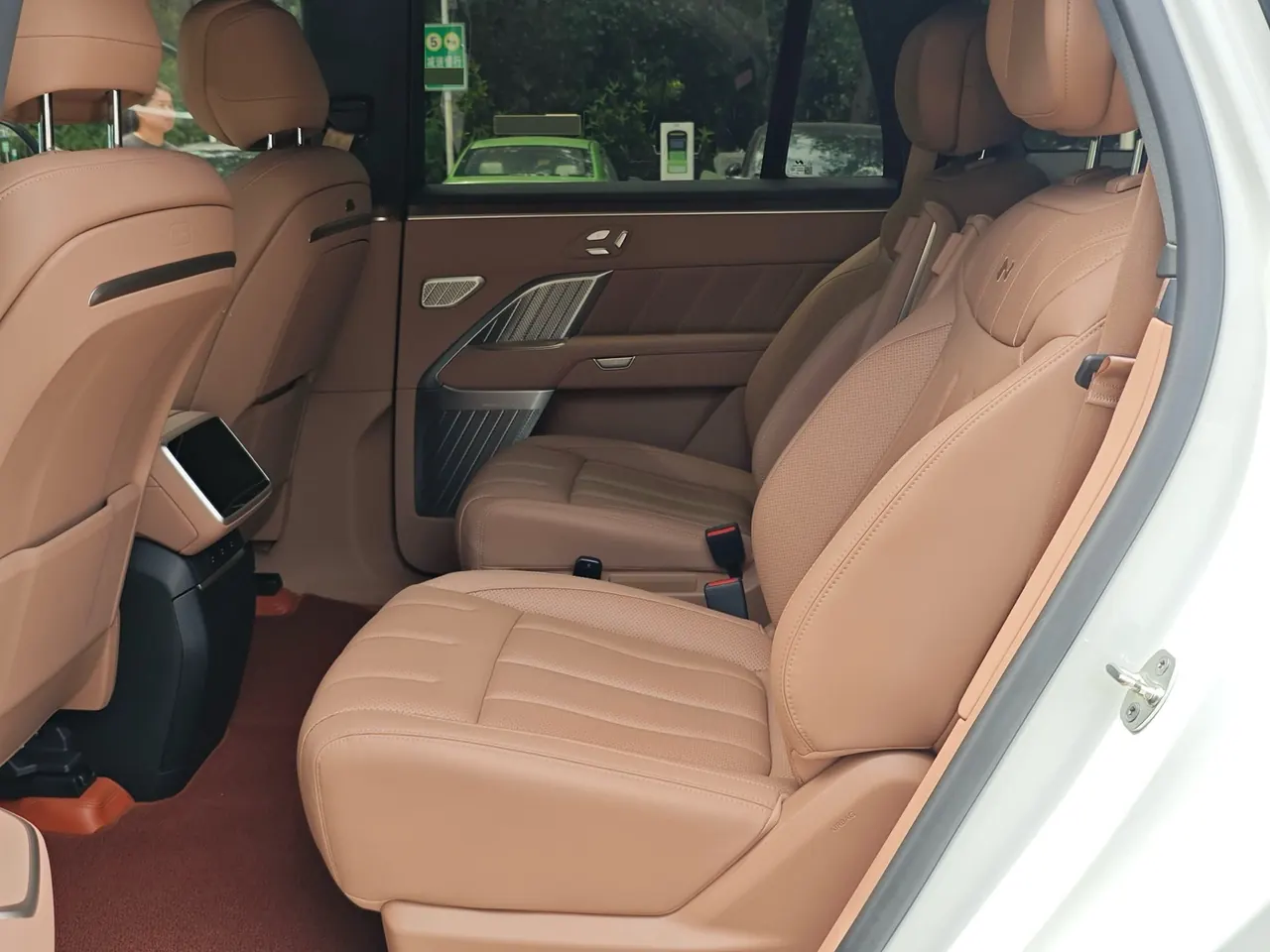ONVO 2025 L90 Max six-seat automatic gear 8