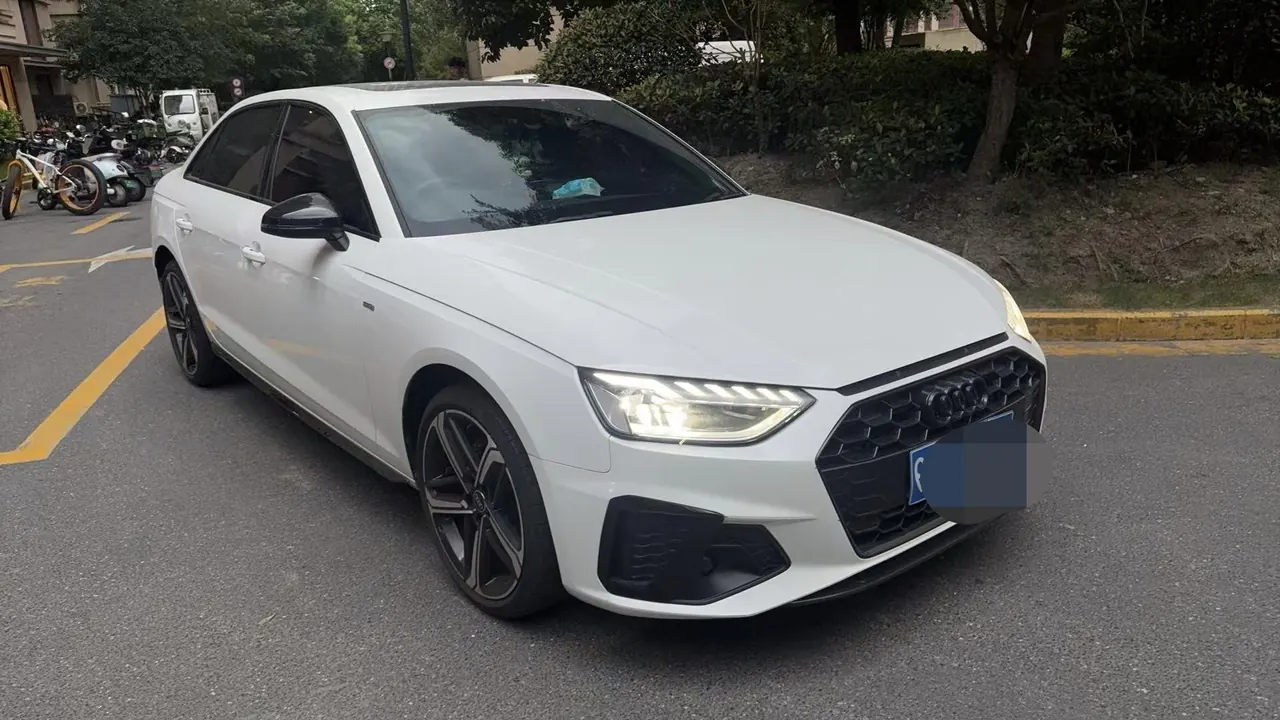 Audi 2024 A4L 2.0TFSI 40TFSI Deluxe Dynamic Automatic 5