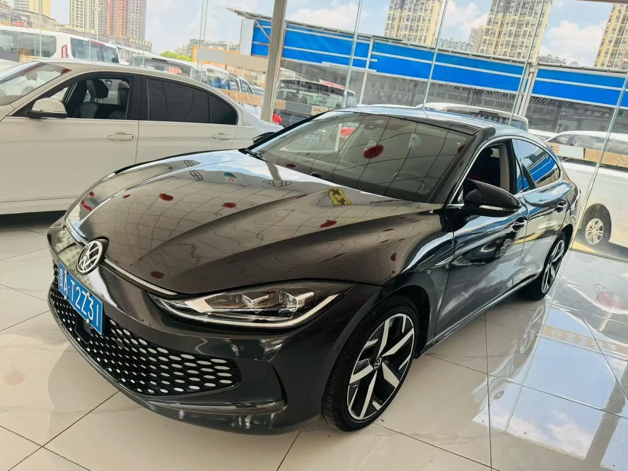 打开图片灯箱:Volkswagen 2022 Ling Du L 1.4TSI 280TSI Cool Hot Edition Automatic Gear
