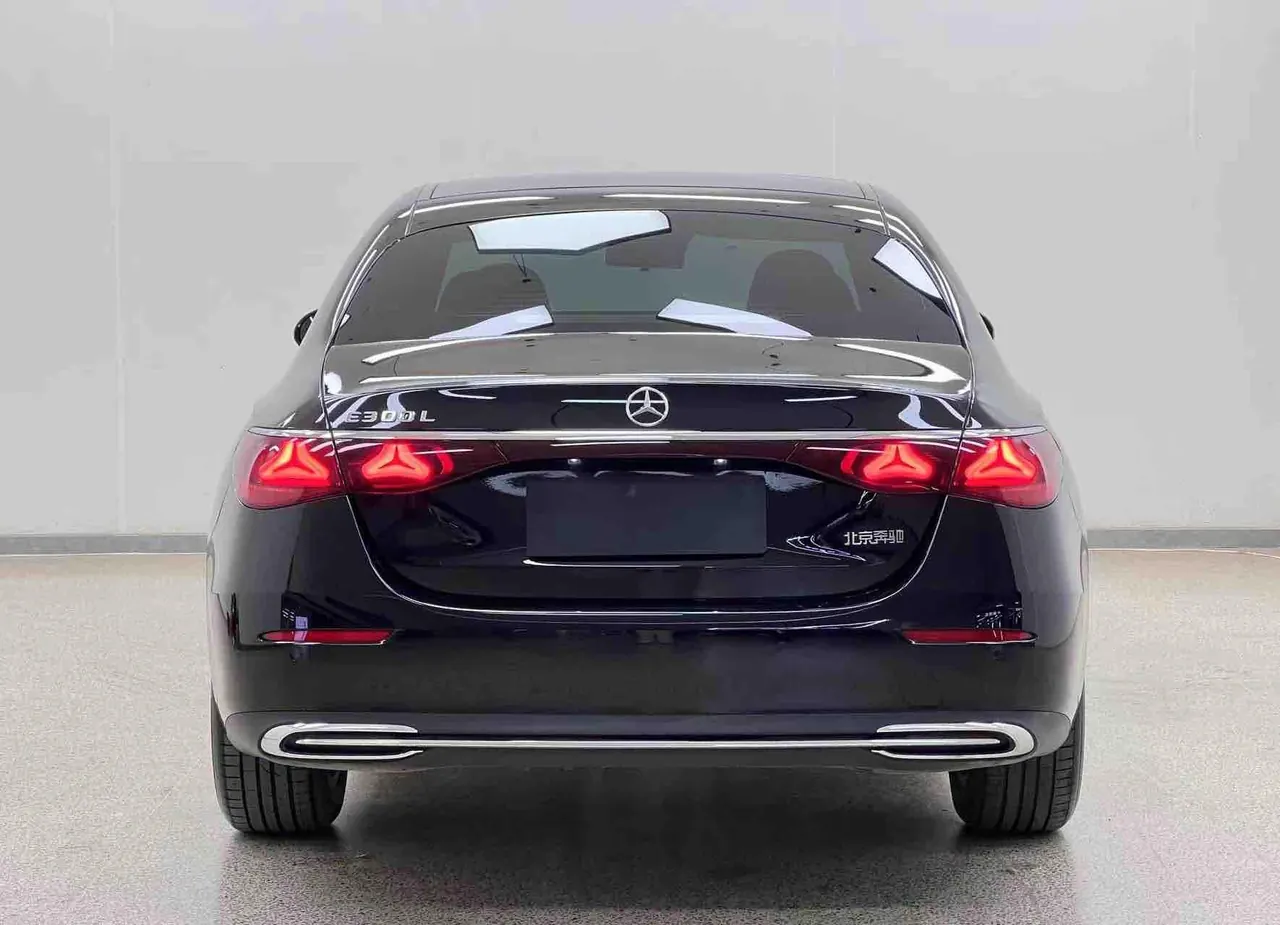 Mercedes Benz E Class 2026 E 260 L 48V 2.0T Classic Automatic Gear 5