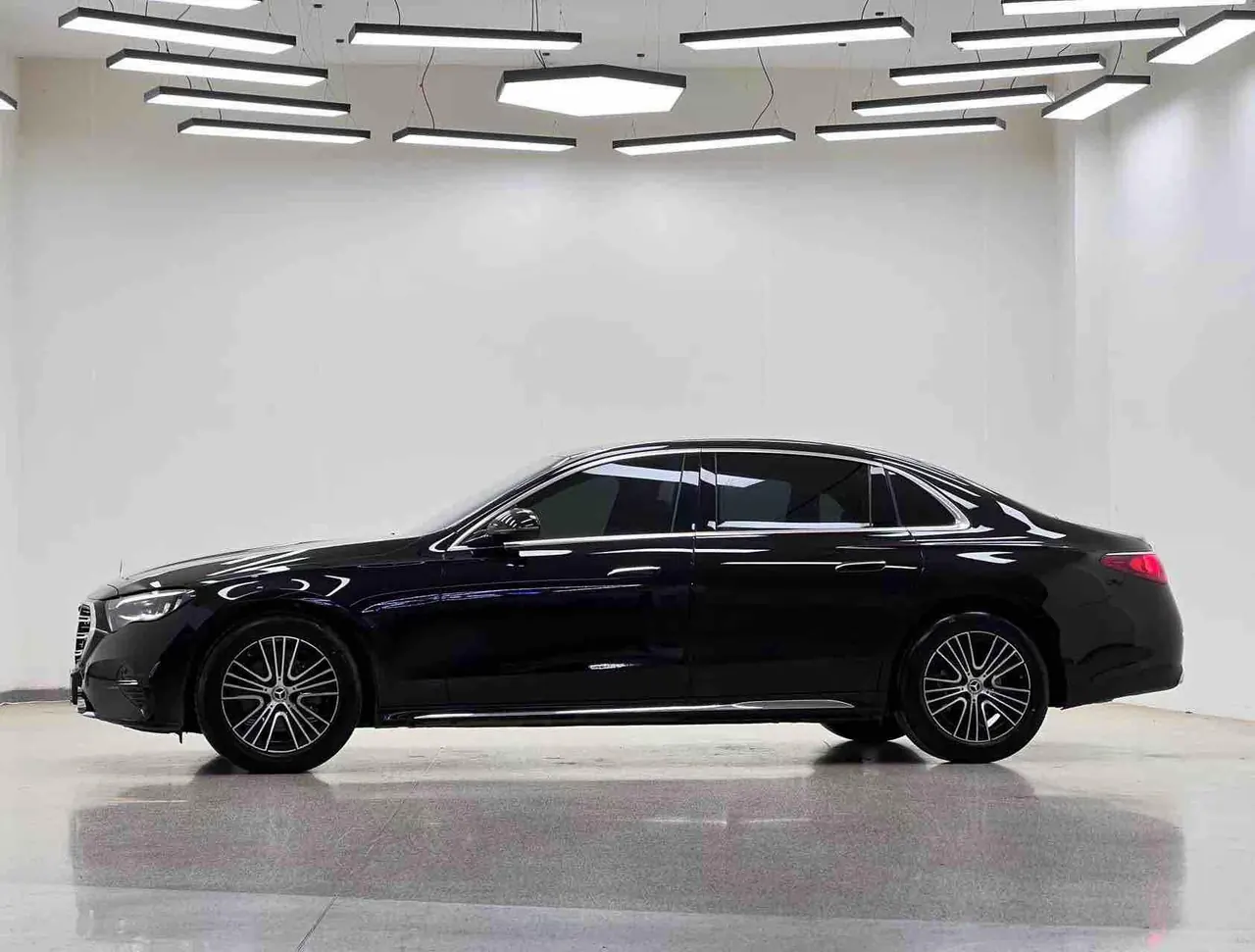 Mercedes Benz E Class 2026 E 260 L 48V 2.0T Classic Automatic Gear 7